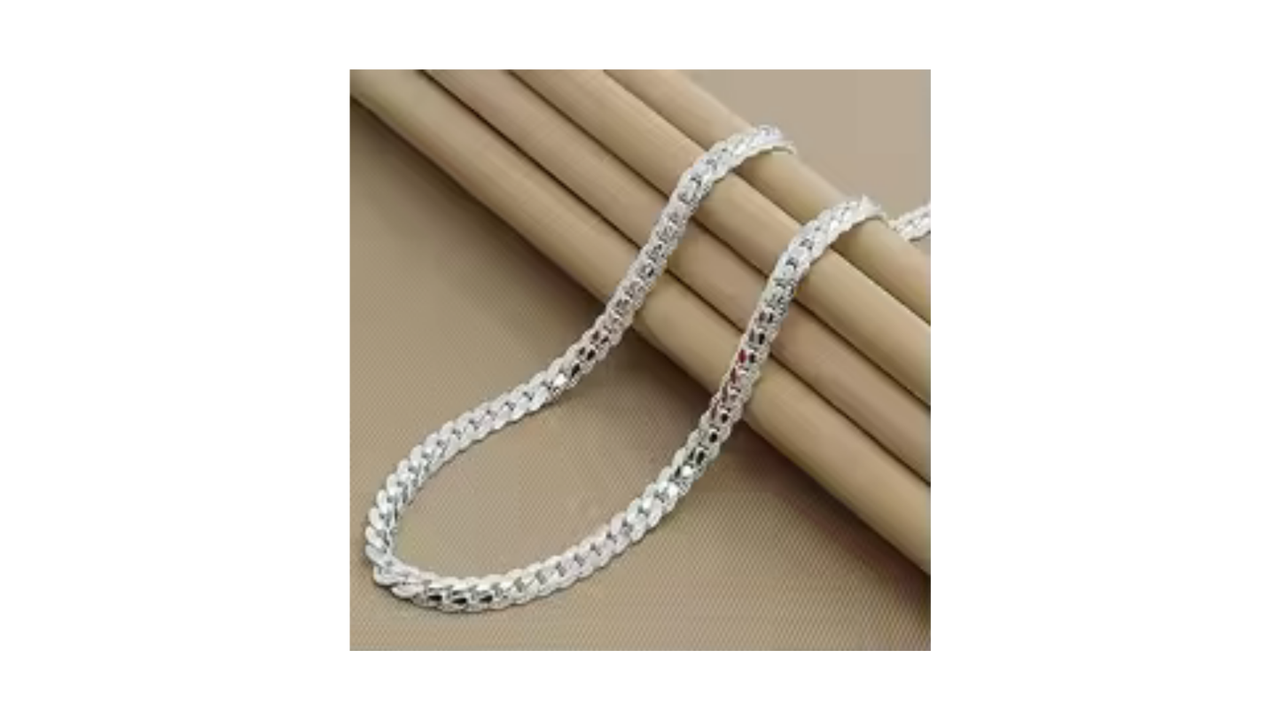 correntinha de prata Silver Chain - desfile em grande estilo